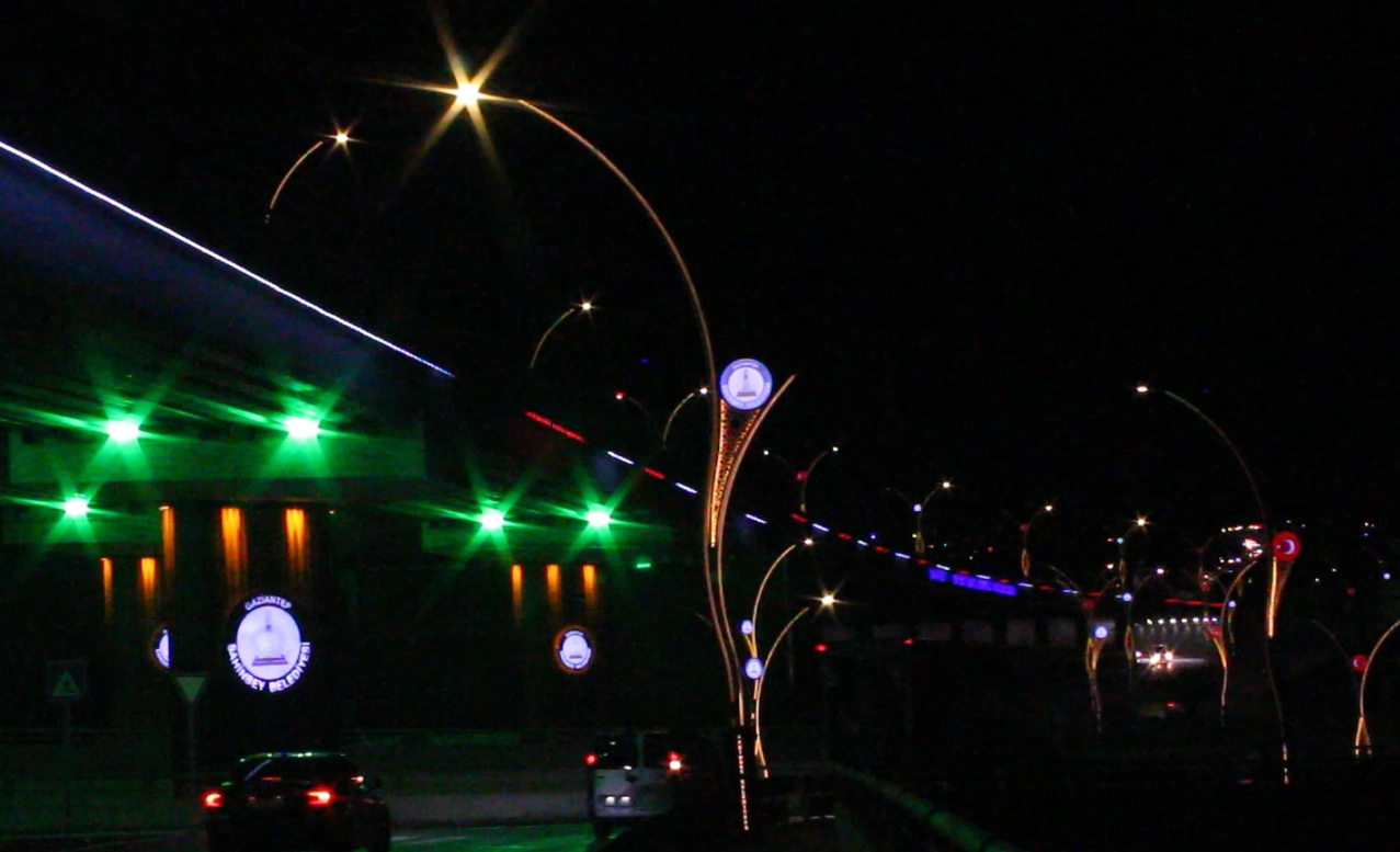 Le carrefour de Yeşil Vadi à Gaziantep brille grâce aux animations RGB de Skyliner !