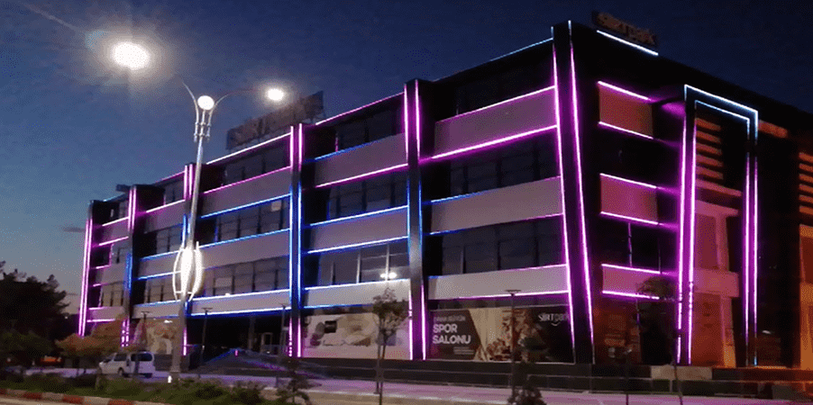 Le point de rencontre des couleurs et de la lumière : Siirt Park AVM.