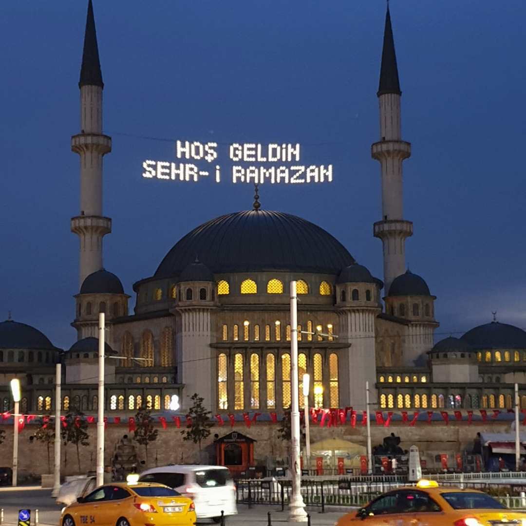 Taksim Camii Dijital Mahyası