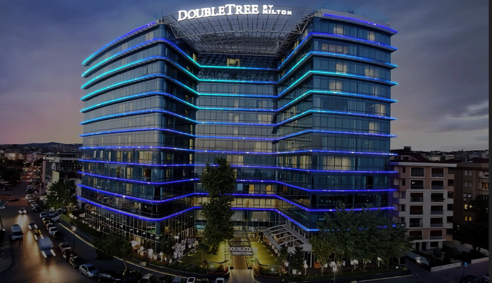 DoubleTree by Hilton Oteli, Oliptek RGB Aydınlatma ile Geceyi Renklendiriyor