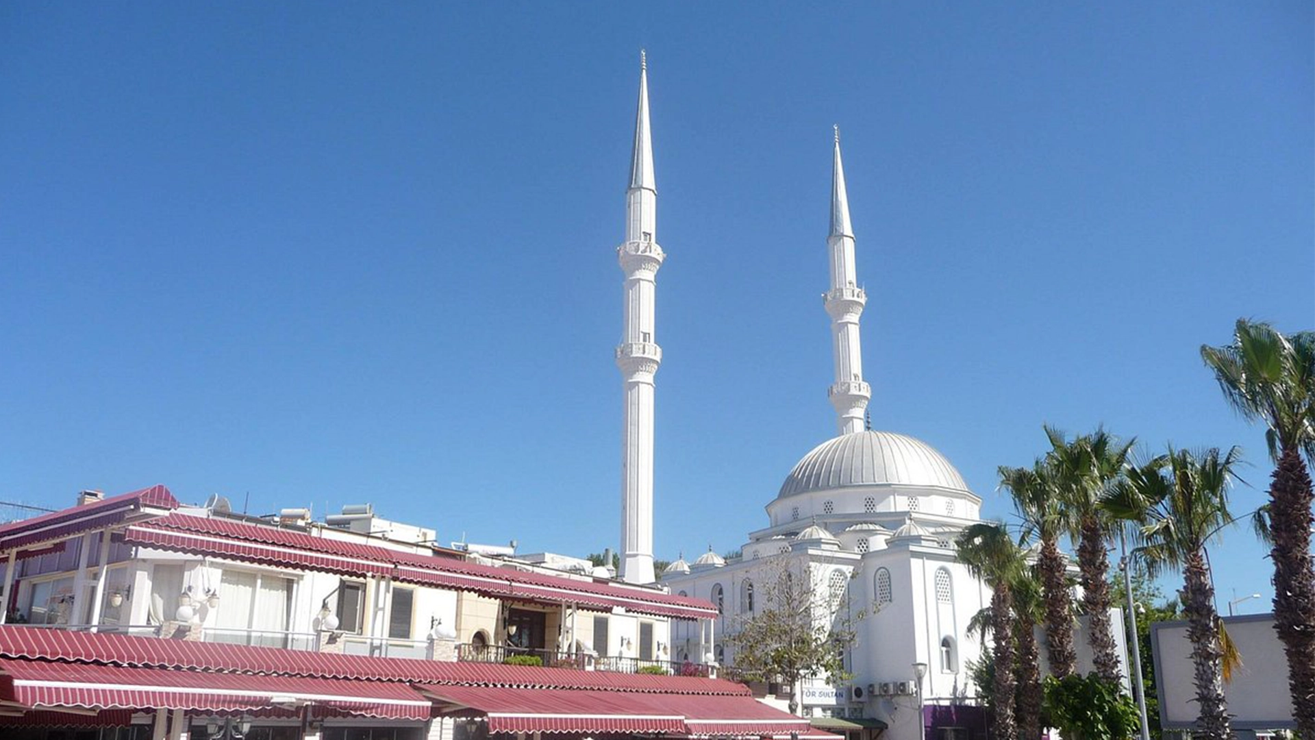 Spiritual Atmosphere with WallWasher at Turgutreis Central Mosque!